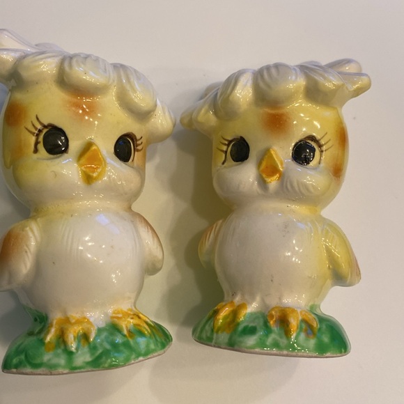 VINTAGE LEFTON ANTHROPOMORPHIC CHICKS W/DAISY HATS SALT/PEPPER SET H7632 - Picture 6 of 8